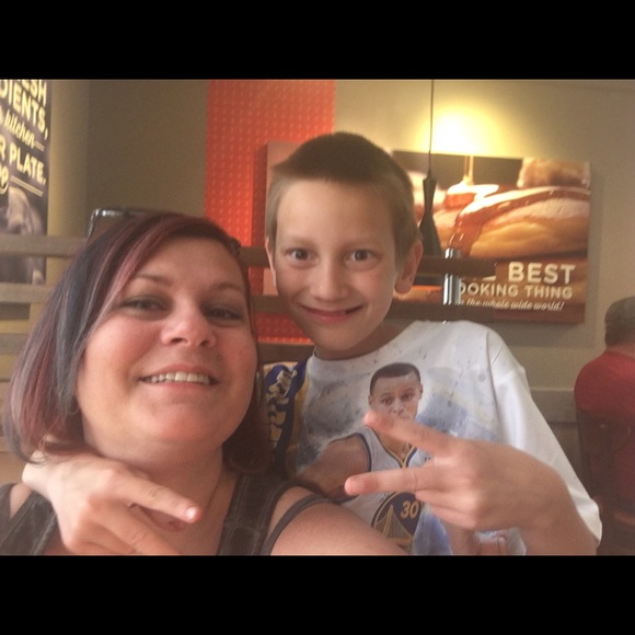 Meet your Posher, Amy - Picture 2 of 3